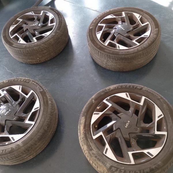 4 Cerchi in lega 19″ originali Kia Sportage 2023