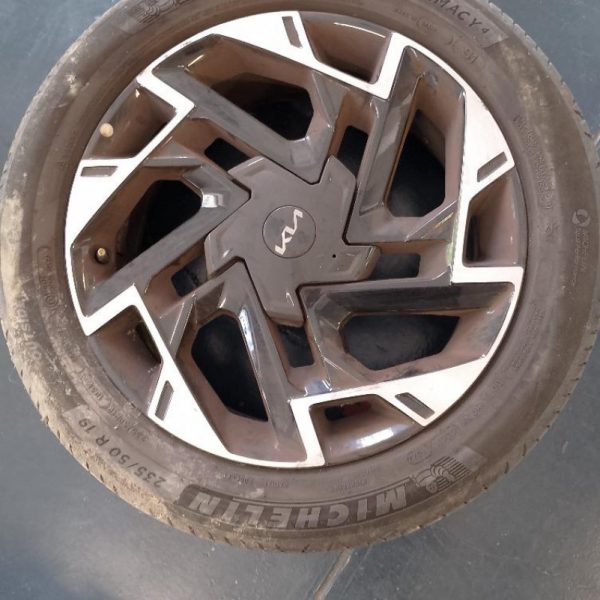 4 Cerchi in lega 19″ originali Kia Sportage 2023