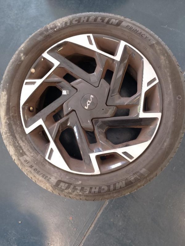 4 Cerchi in lega 19″ originali Kia Sportage 2023