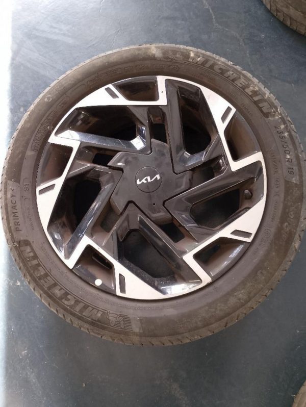 4 Cerchi in lega 19″ originali Kia Sportage 2023