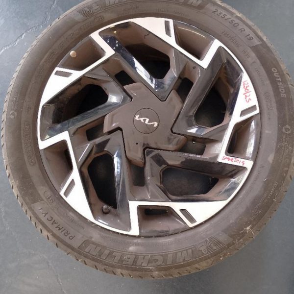 4 Cerchi in lega 19″ originali Kia Sportage 2023