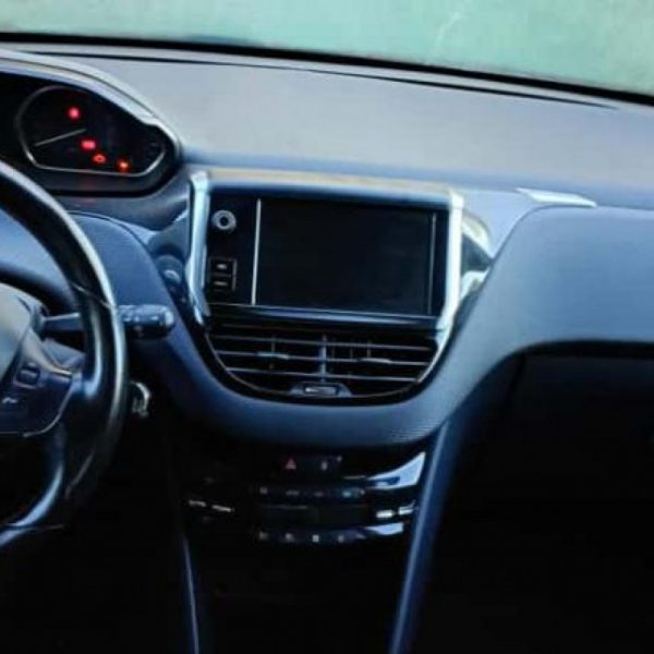 Peugeot 2008 Anno 2015 | Veicolo Intero | SOLO PER RICAMBI