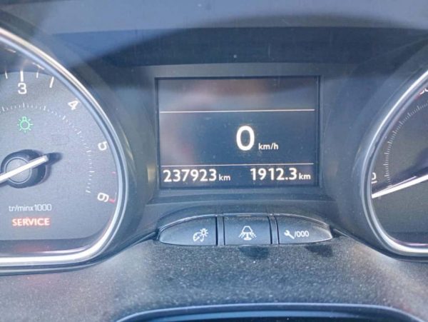 Peugeot 2008 Anno 2015 | Veicolo Intero | SOLO PER RICAMBI