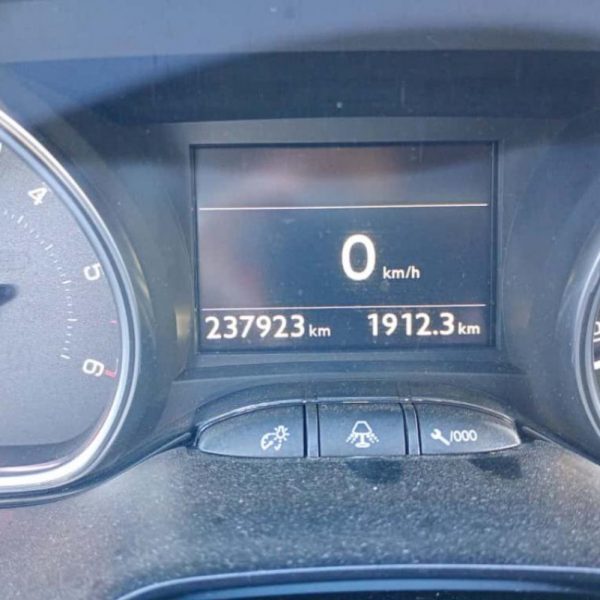 Peugeot 2008 Anno 2015 | Veicolo Intero | SOLO PER RICAMBI