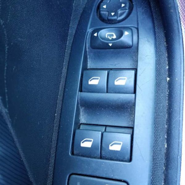 Peugeot 2008 Anno 2015 | Veicolo Intero | SOLO PER RICAMBI