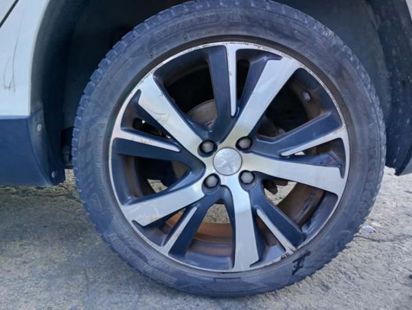 Peugeot 2008 Anno 2015 | Veicolo Intero | SOLO PER RICAMBI