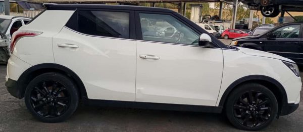 SsangYong Tivoli Anno 2015 | Veicolo Intero | SOLO PER RICAMBI