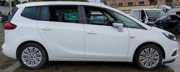 Opel Zafira C Restyling Anno 2016 | Veicolo Intero | SOLO PER RICAMBI