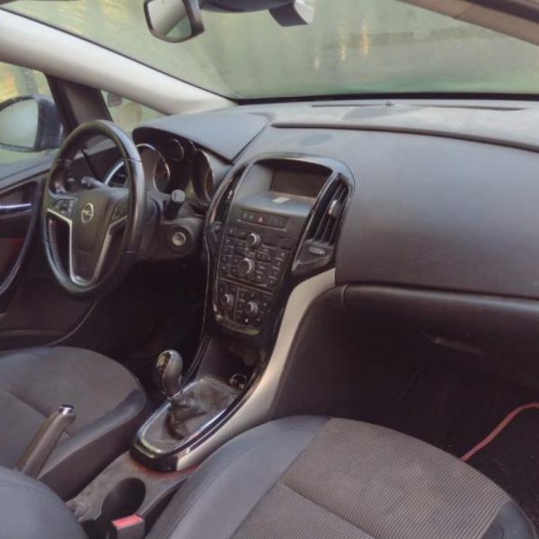 Opel Astra J | Veicolo Intero | SOLO PER RICAMBI