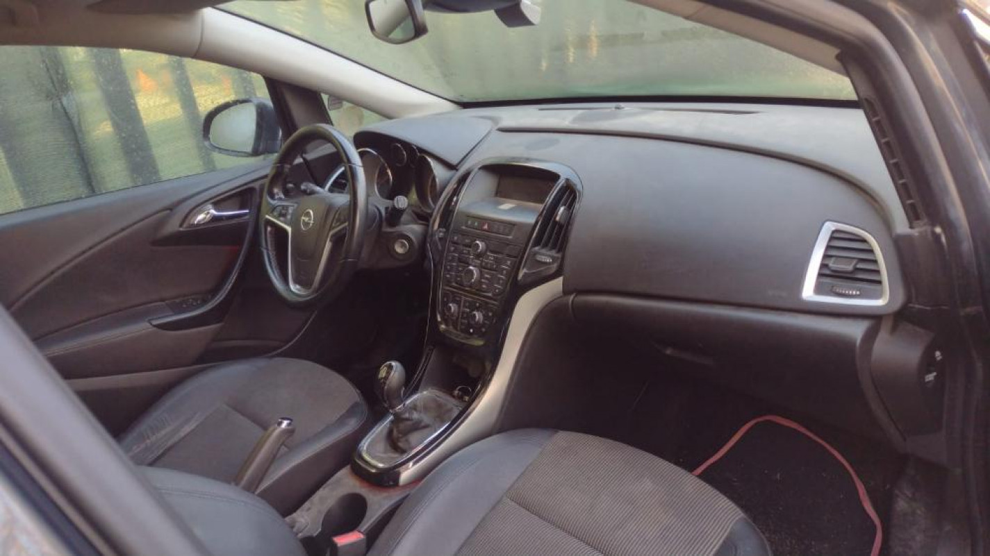Opel Astra J | Veicolo Intero | SOLO PER RICAMBI