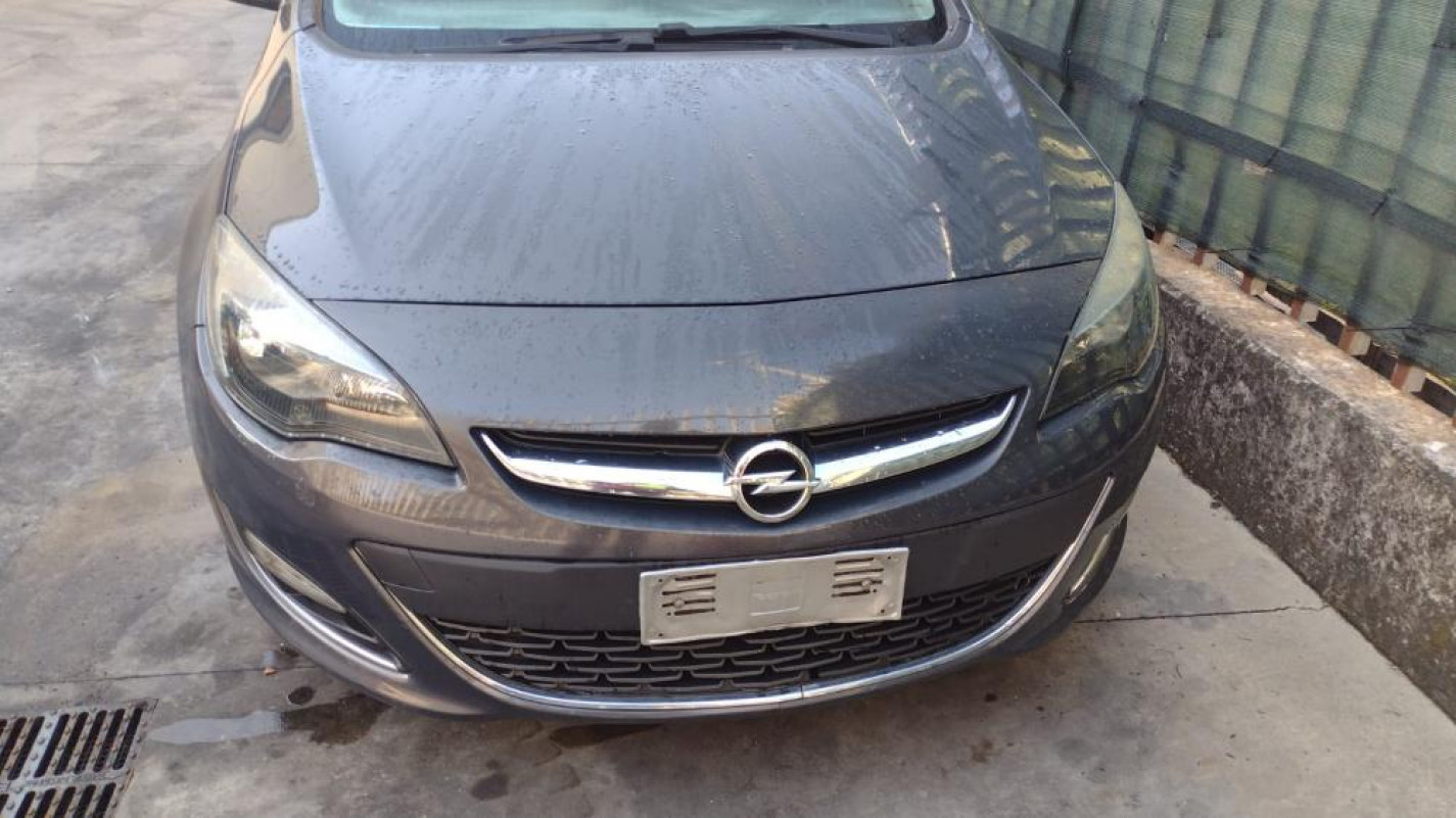 Opel Astra J | Veicolo Intero | SOLO PER RICAMBI