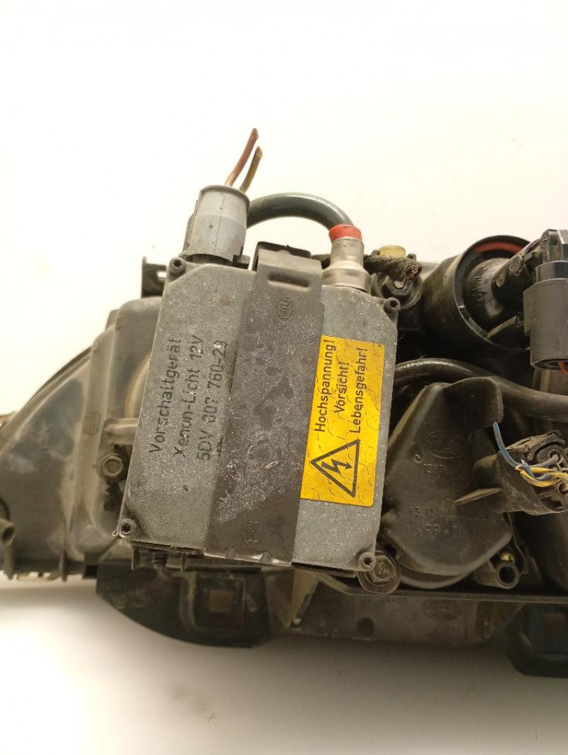 Faro / Fanale / Proiettore Anteriore Destro Xenon BMW Serie 5 SW E39 Restyling 2000 – 2004