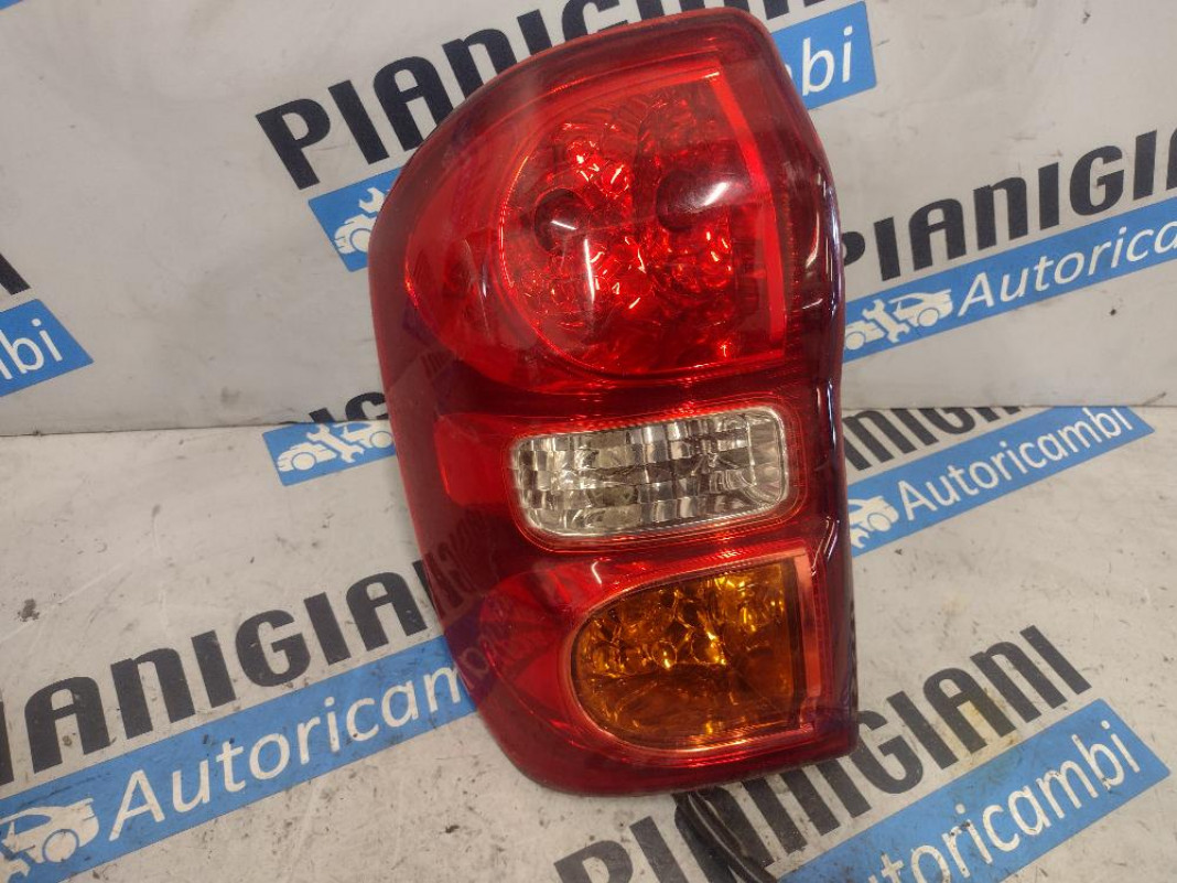 Faro Posteriore Sinistro Toyota Rav4 2003 – 2006