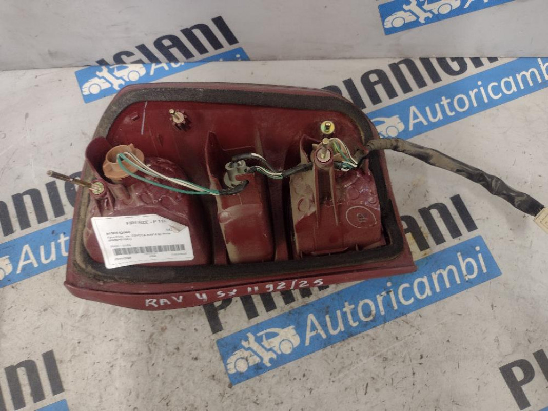 Faro Posteriore Sinistro Toyota Rav4 2003 – 2006