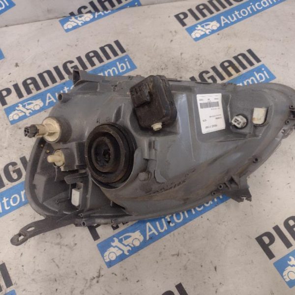 Faro Anteriore Destro Toyota Yaris 2003 – 2005