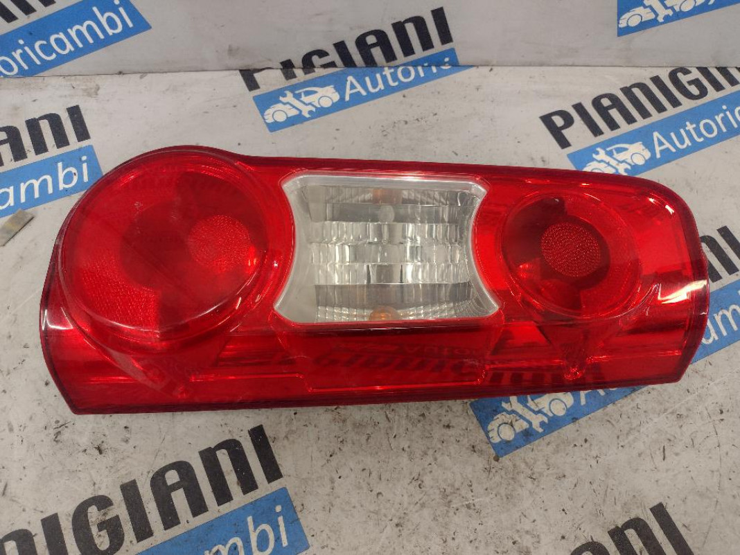 Faro / Fanale Posteriore Destro Peugeot Partner 2008 – 2012