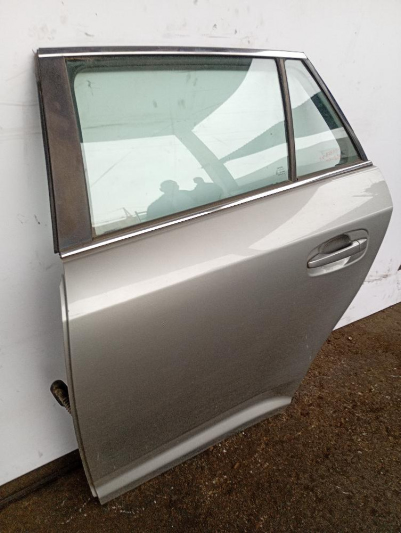 Porta / Portiera Posteriore Sinistra Toyota Avensis 2009 – 2011