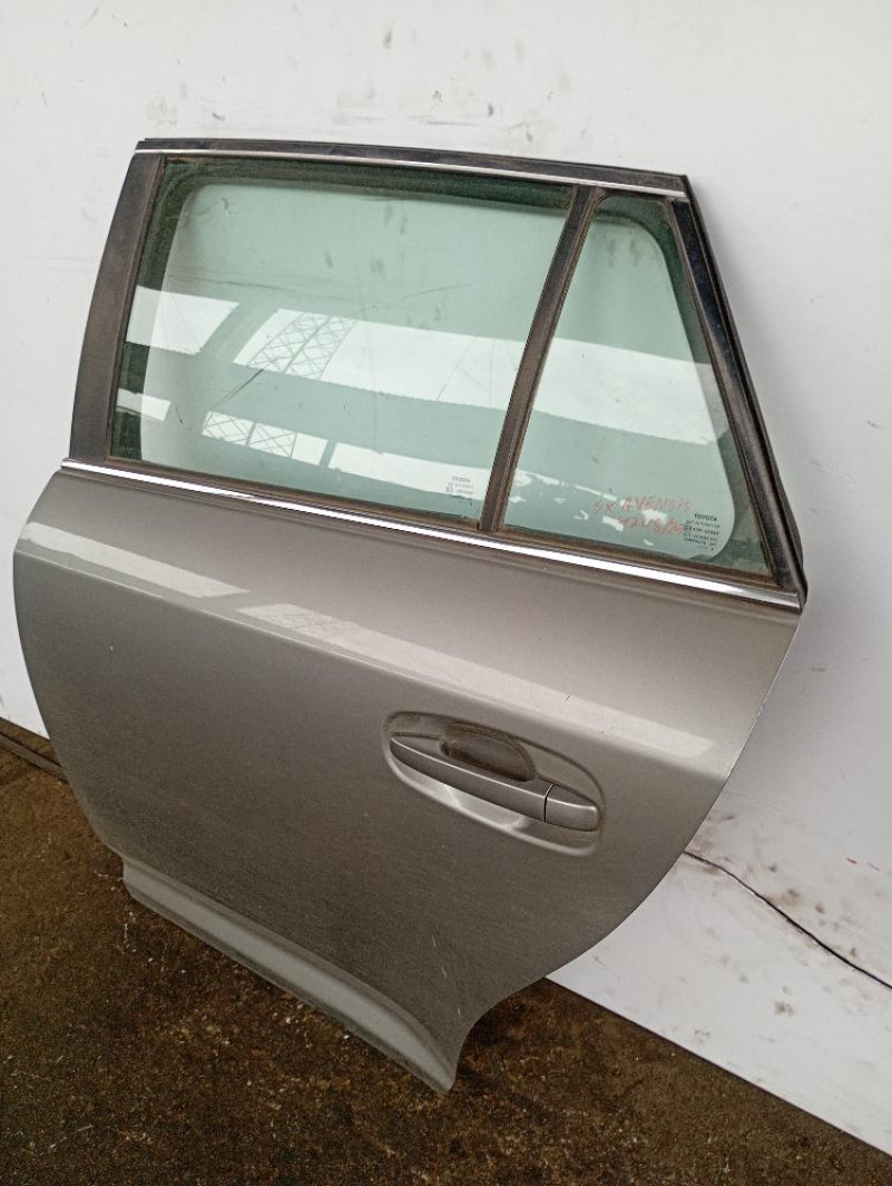 Porta / Portiera Posteriore Sinistra Toyota Avensis 2009 – 2011