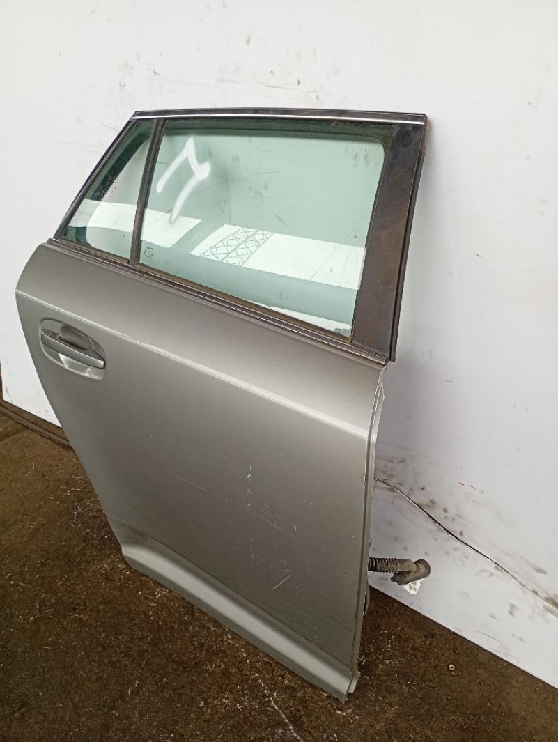 Porta / Portiera Posteriore Destra Toyota Avensis 2009 – 2011