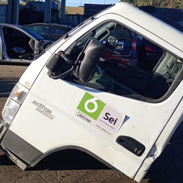 Cabina completa Mitsubishi Fuso Anno 2010 | SOLO RITIRO IN SEDE