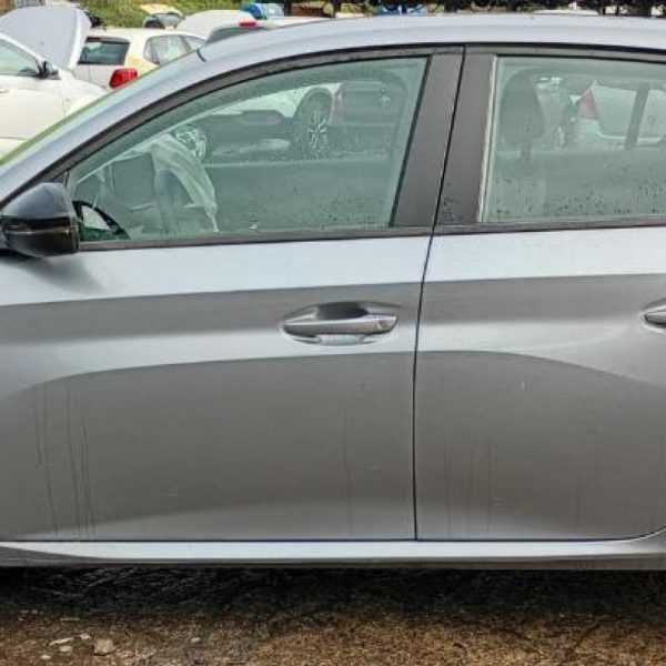 Peugeot 208 STYLE Anno 2024 | Veicolo Intero | SOLO PER RICAMBI