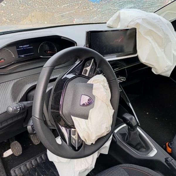 Peugeot 208 STYLE Anno 2024 | Veicolo Intero | SOLO PER RICAMBI