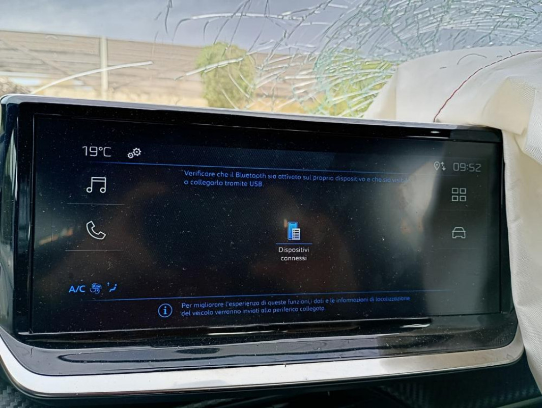 Peugeot 208 STYLE Anno 2024 | Veicolo Intero | SOLO PER RICAMBI