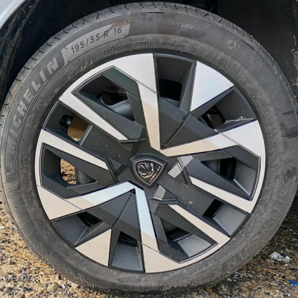 Peugeot 208 STYLE Anno 2024 | Veicolo Intero | SOLO PER RICAMBI