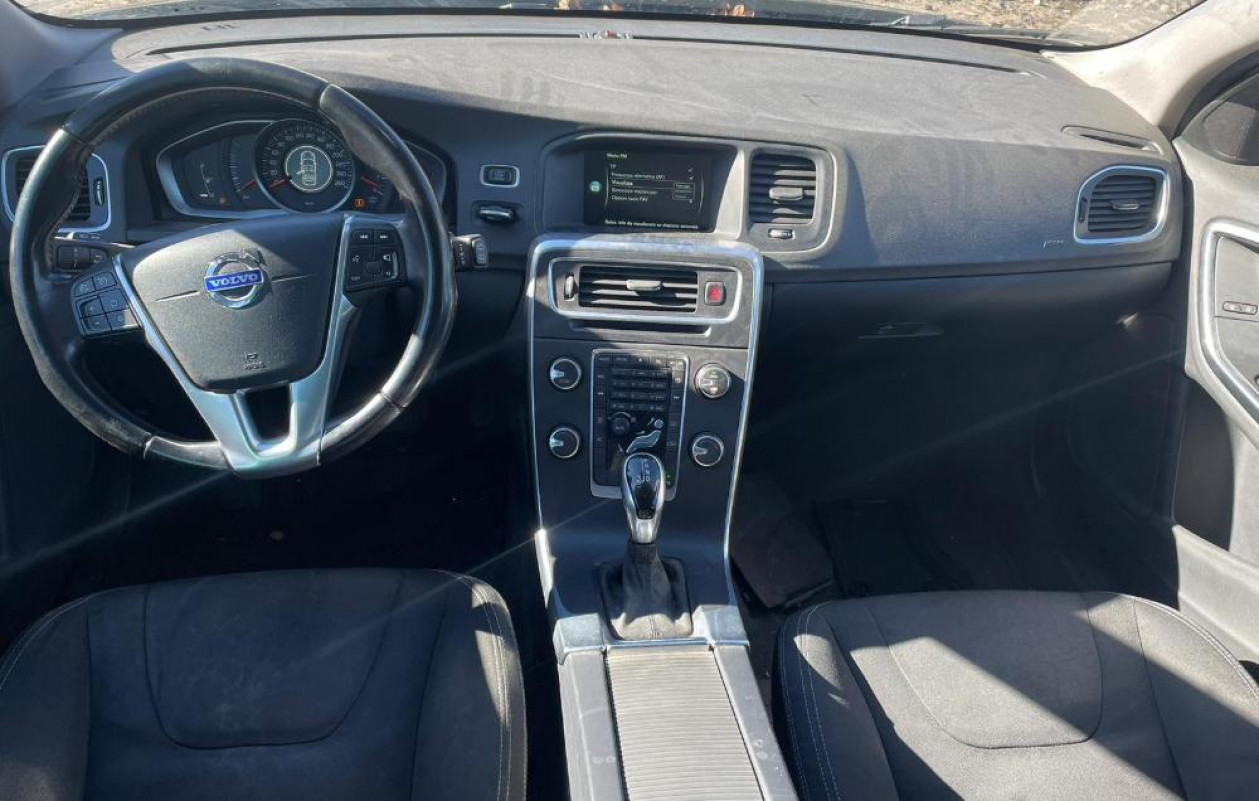 Volvo V60 Anno 2014 | Veicolo Intero | SOLO PER RICAMBI