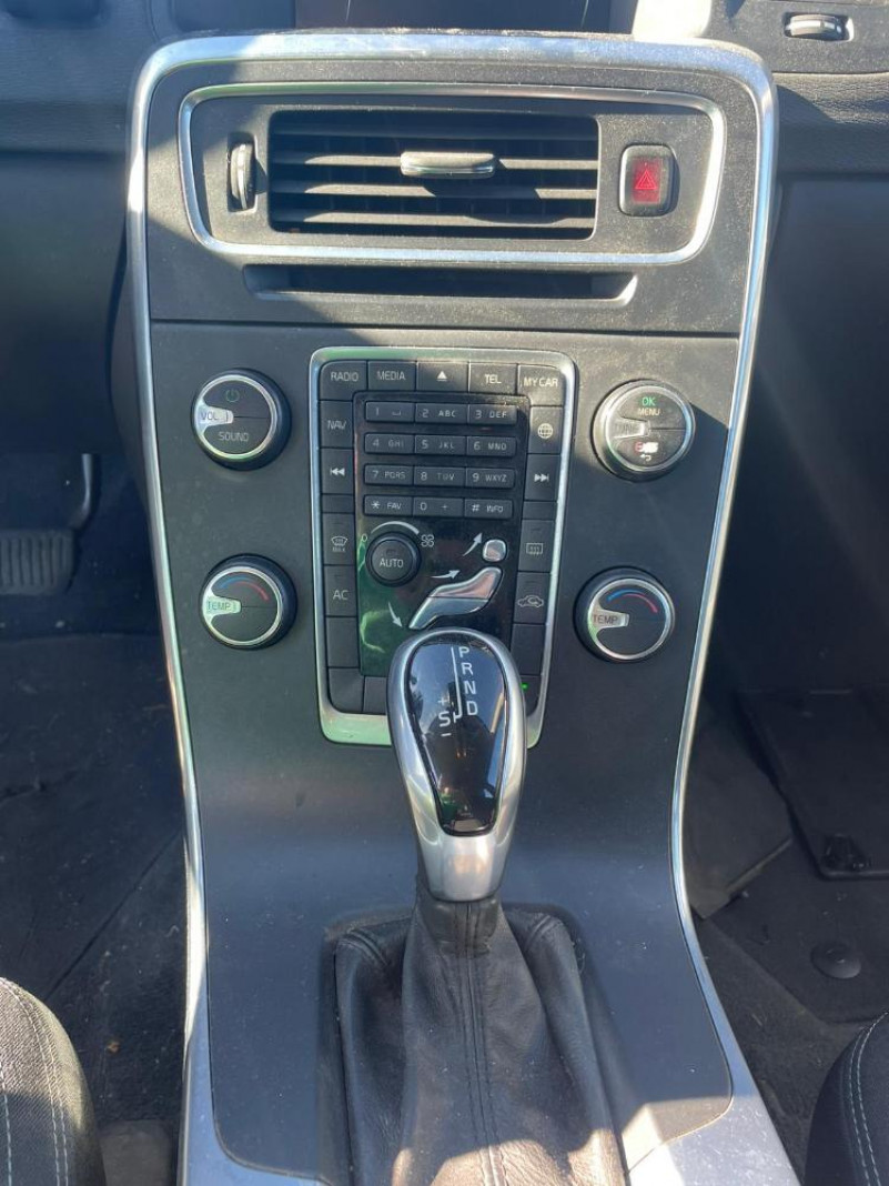 Volvo V60 Anno 2014 | Veicolo Intero | SOLO PER RICAMBI