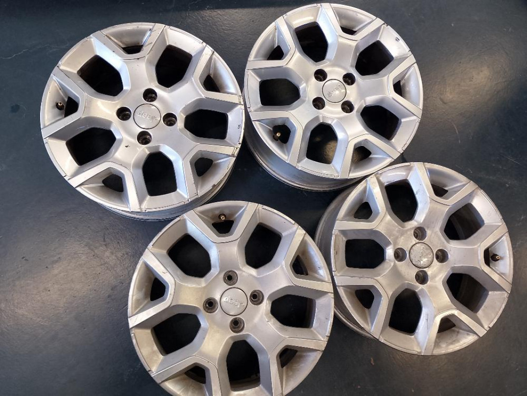 4 Cerchi in Lega Jeep Avenger 17″ 2023