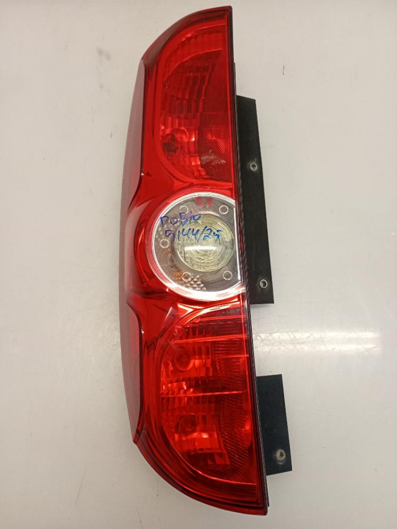 Faro / Fanale Posteriore Sinistro Fiat Doblò 2009 – 2015