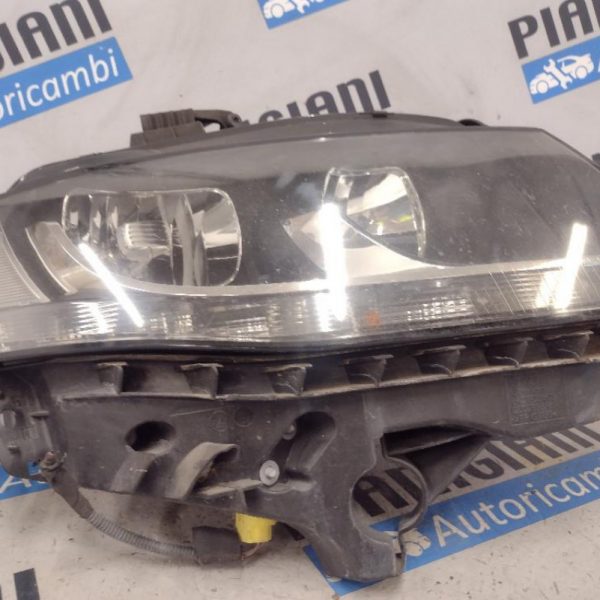 Faro / Proiettore Anteriore Destro Audi A4 2010