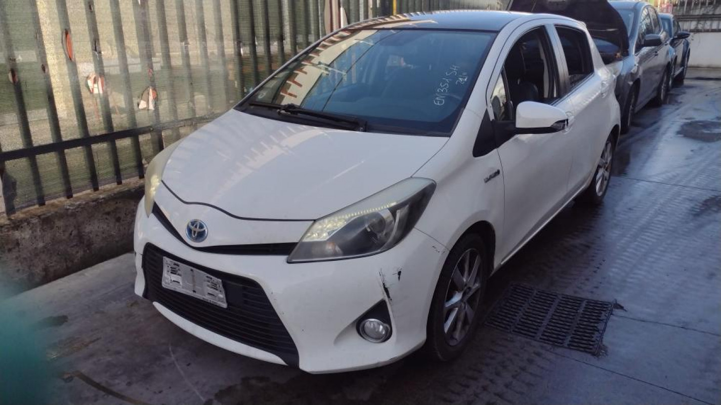 Toyota Yaris Hybrid 2012 VEICOLO INTERO PER RICAMBI