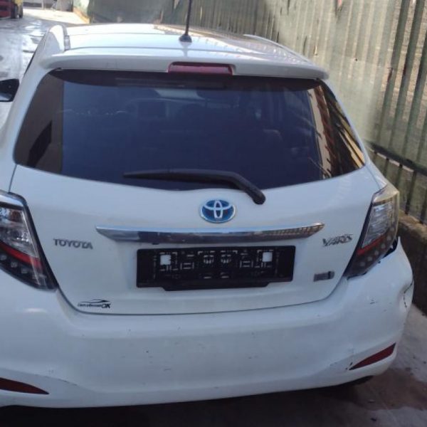 Toyota Yaris Hybrid 2012 VEICOLO INTERO PER RICAMBI