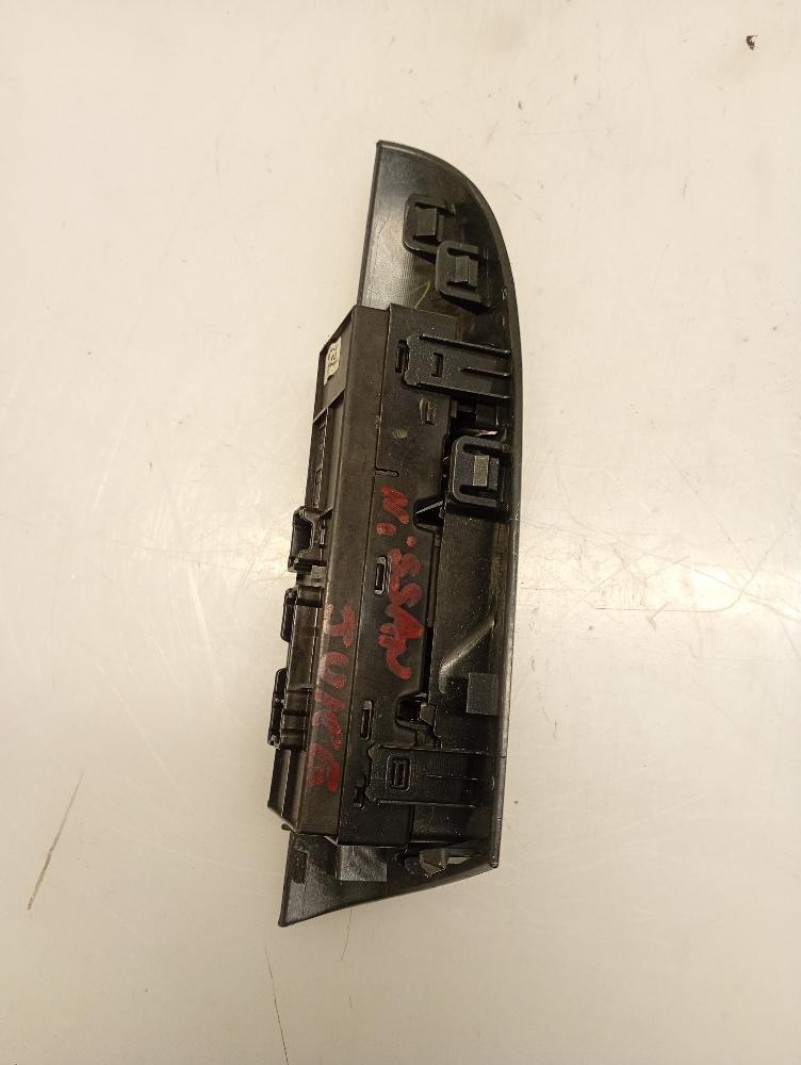 Pulsantiera Anteriore Sinistra Nissan Juke 2012 – 2020