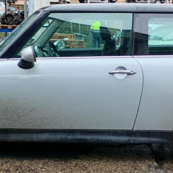 Mini Cooper S R50/53 Anno 2002 | Veicolo Intero | SOLO PER RICAMBI