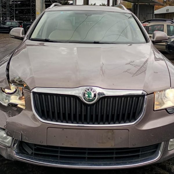 Skoda Superb (3T) SW Anno 2010 | Veicolo Intero | SOLO PER RICAMBI