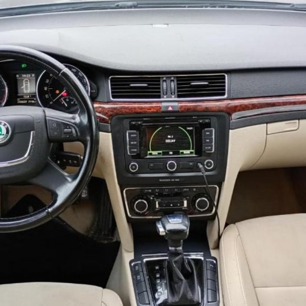 Skoda Superb (3T) SW Anno 2010 | Veicolo Intero | SOLO PER RICAMBI