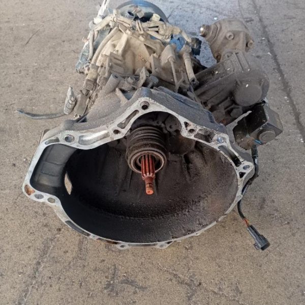 Cambio manuale 5 marce Mitsubishi Fuso 3.0 Diesel 96 KW 4P10-0AT2 anno 2010