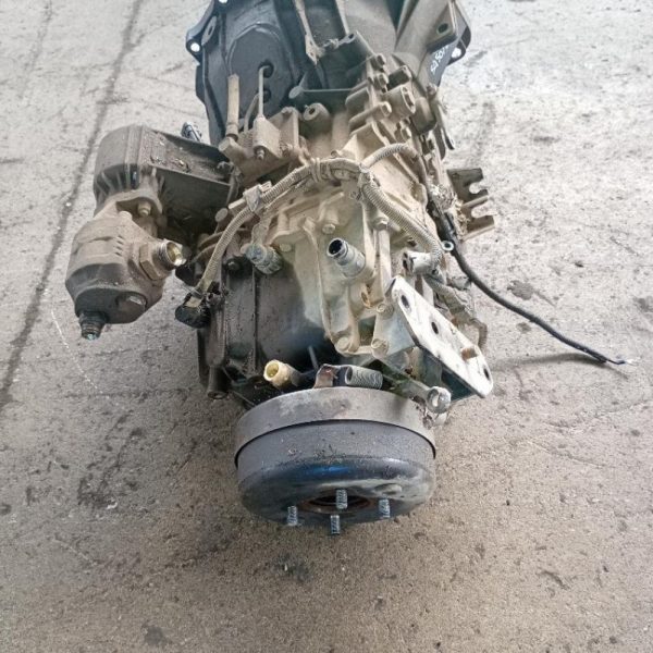 Cambio manuale 5 marce Mitsubishi Fuso 3.0 Diesel 96 KW 4P10-0AT2 anno 2010