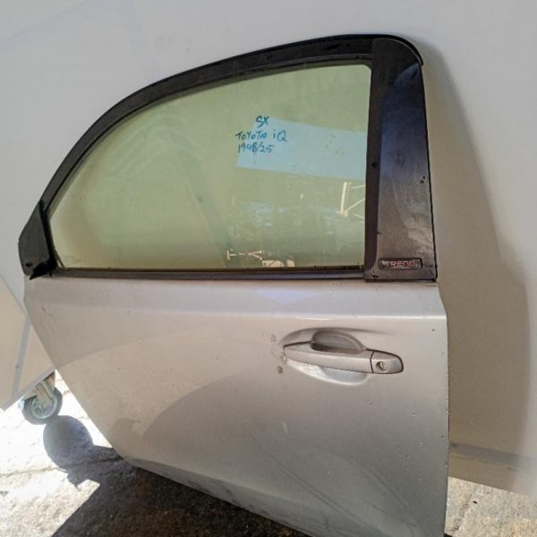 Porta / Portiera Anteriore Sinistra Toyota IQ 2008- 2020