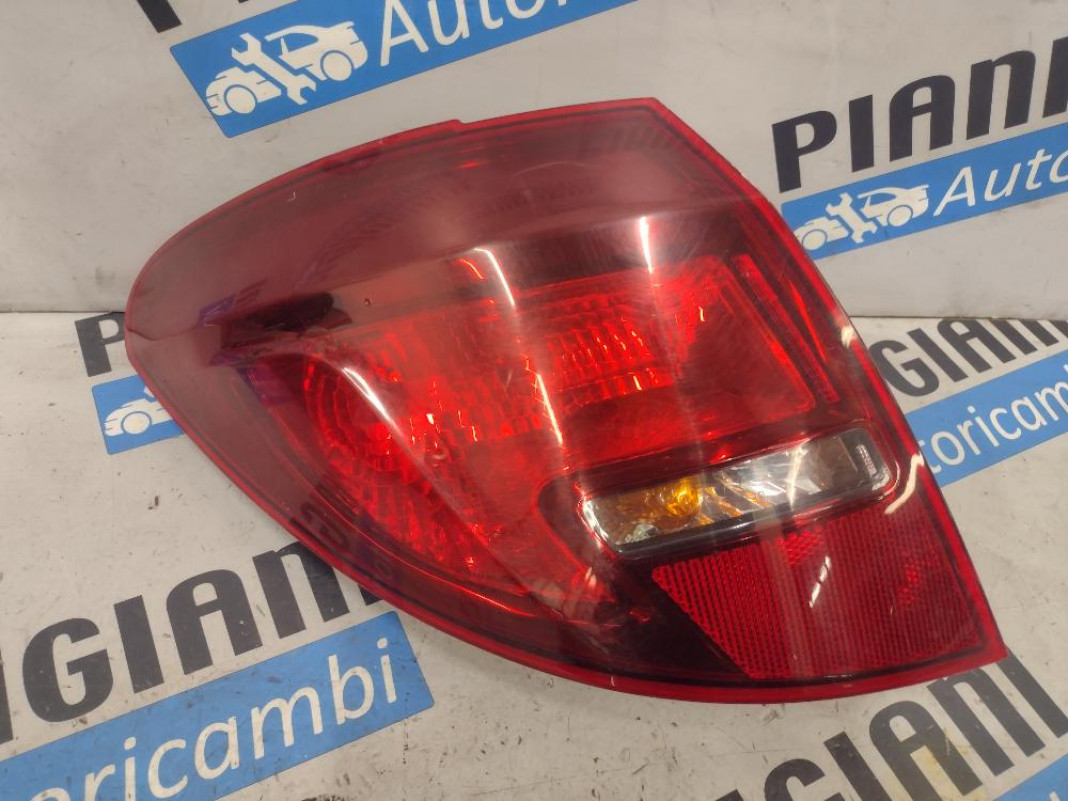 Faro / Fanale Posteriore Sinistro Opel Meriva 2016