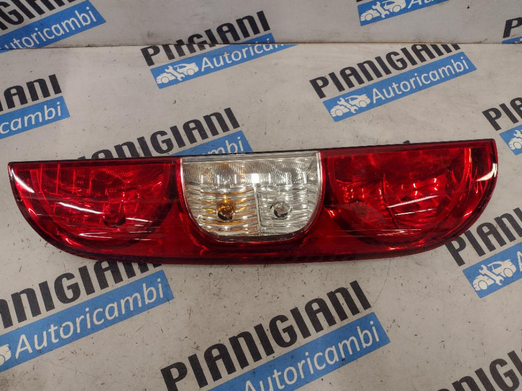 Faro / Fanale Posteriore Sinistro Fiat Doblò 2006