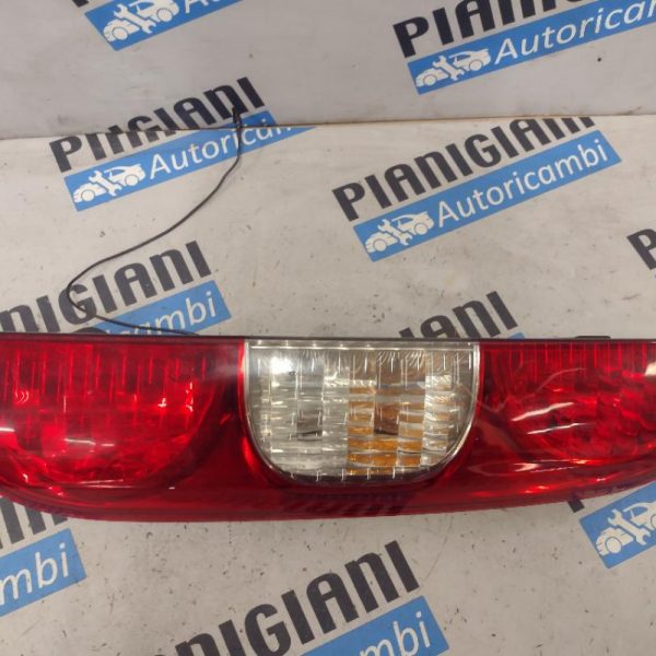 Faro / Fanale Posteriore Destro Fiat Doblò 2006