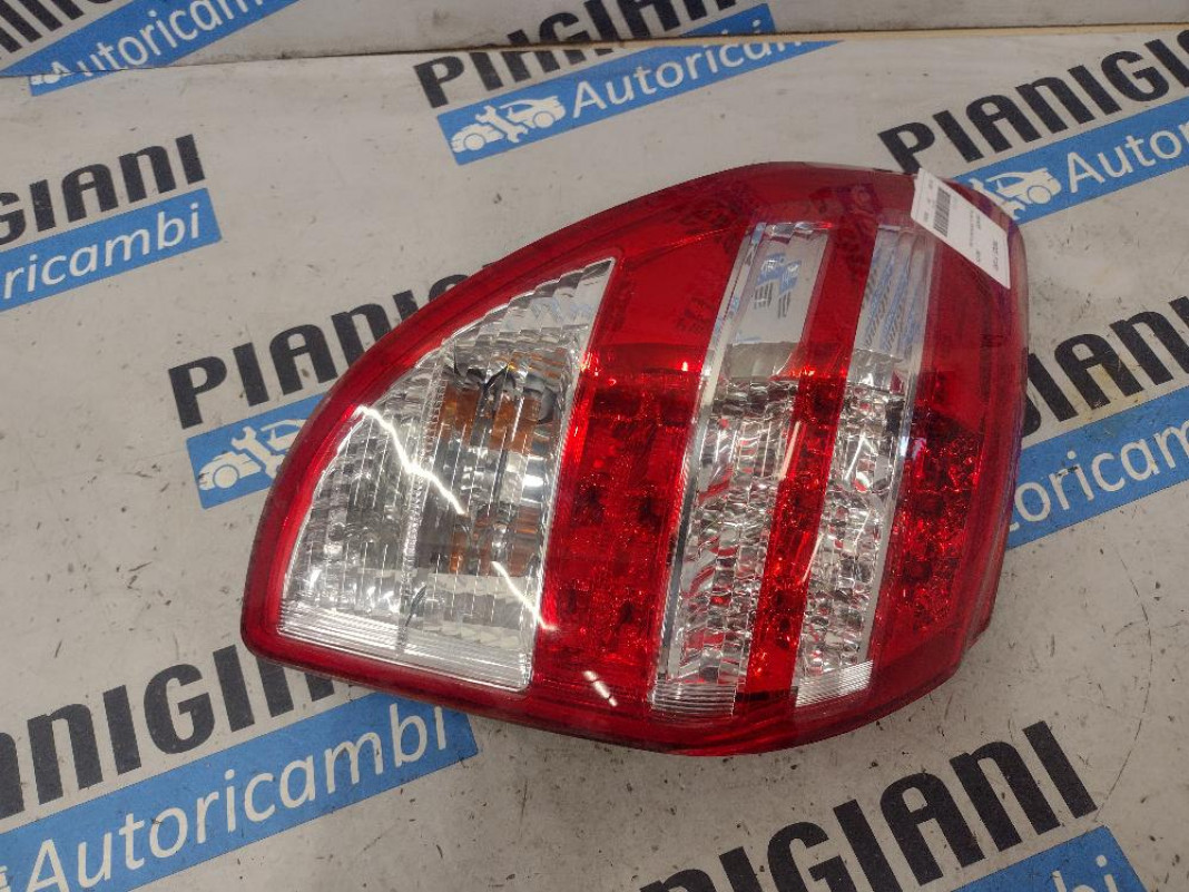 Faro / Fanale Posteriore Sinistro Toyota Rav 4 2011 A LED