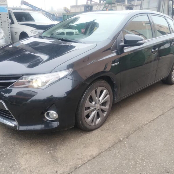 Toyota Auris Hybrid Anno 2013 | Veicolo Intero | SOLO PER RICAMBI