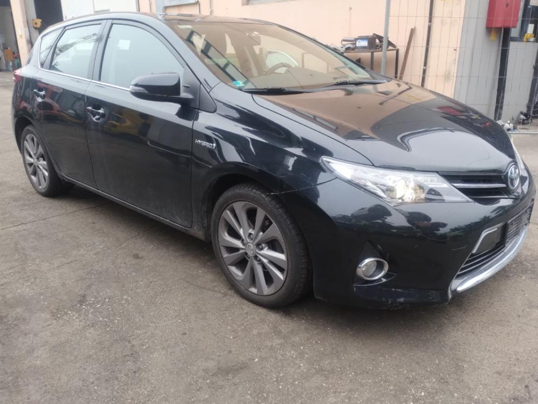 Toyota Auris Hybrid Anno 2013 | Veicolo Intero | SOLO PER RICAMBI