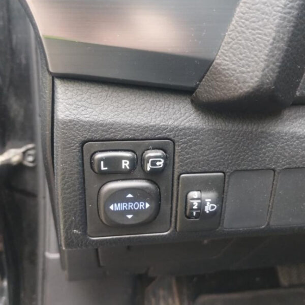 Toyota Auris Hybrid Anno 2013 | Veicolo Intero | SOLO PER RICAMBI