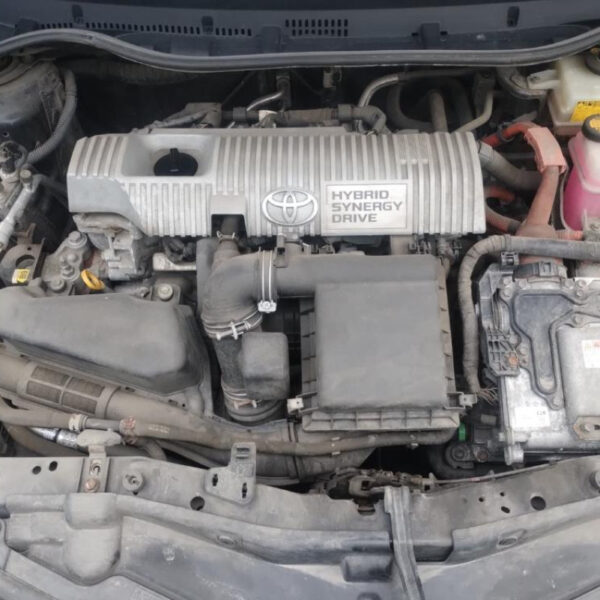 Toyota Auris Hybrid Anno 2013 | Veicolo Intero | SOLO PER RICAMBI